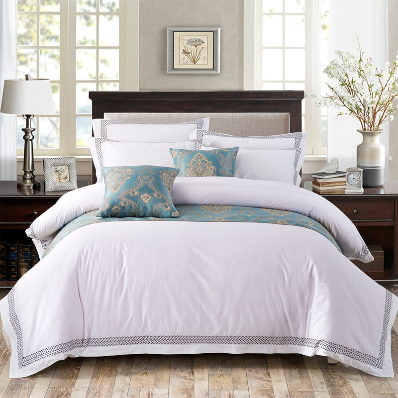 Weißes 6080S-Bettlaken-Set aus 100 % Baumwolle mit Pfeilstickerei für Hotelschlafzimmer