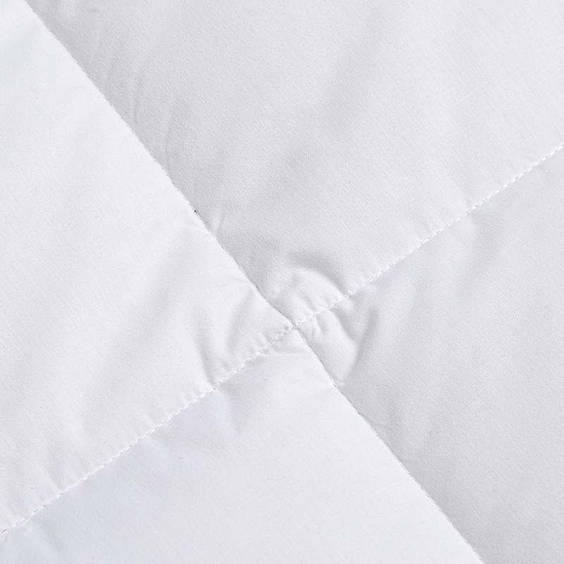 100 % Baumwolle, 300 g/m² Füllung, Sommerbettdecke, gesteppt, weißes Bettdeckenset, Herstellung 100 % Baumwolle, 300 g/m² Füllung, Sommerbettdecke, gesteppt, weißes Bettdeckenset, Herstellung