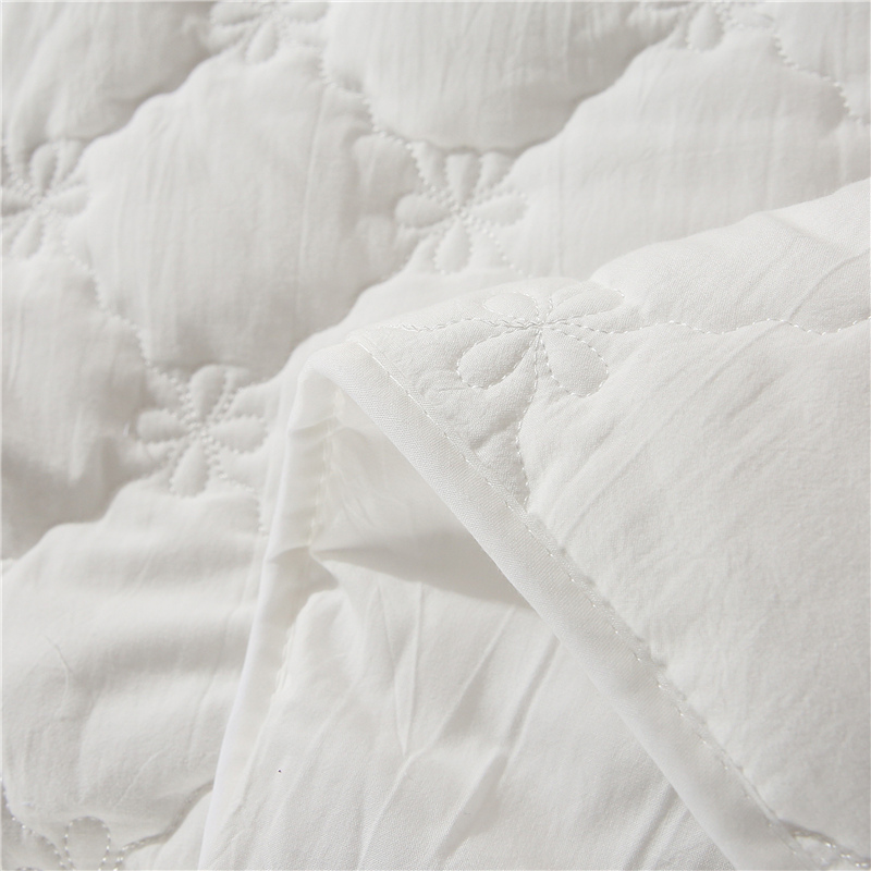 Schauen Sie sich den Quilt King Size Matratzenschoner Hotel an Schauen Sie sich den Quilt King Size Matratzenschoner Hotel an