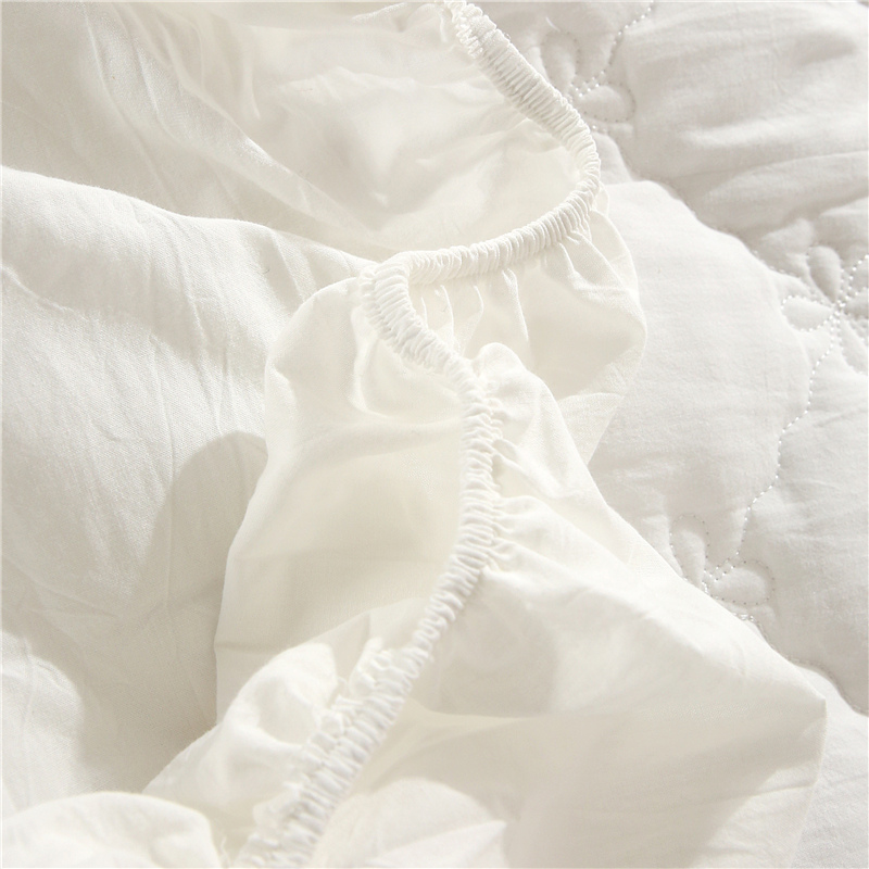 Schauen Sie sich den Quilt King Size Matratzenschoner Hotel an Schauen Sie sich den Quilt King Size Matratzenschoner Hotel an