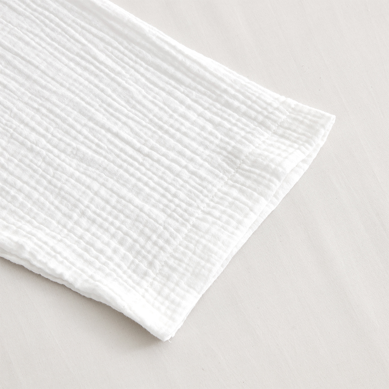 Doppellagiger Hotel-Bademantel aus Gaze-Baumwollstoff mit Schalkragen Doppellagiger Hotel-Bademantel aus Gaze-Baumwollstoff mit Schalkragen