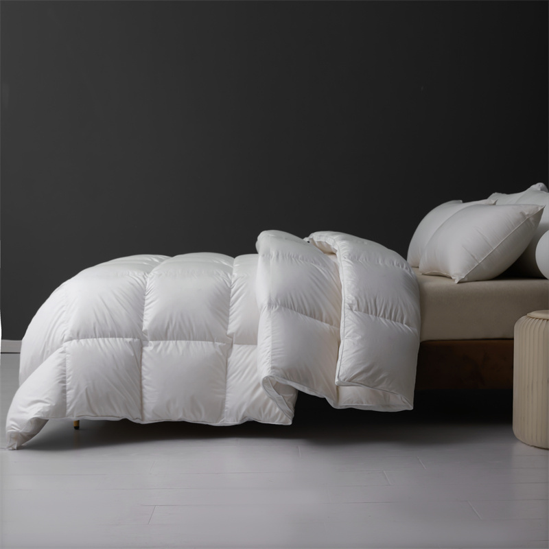 Bettdecke mit Daunenfedern, weiche, leichte Steppdecke für den Winter Bettdecke mit Daunenfedern, weiche, leichte Steppdecke für den Winter