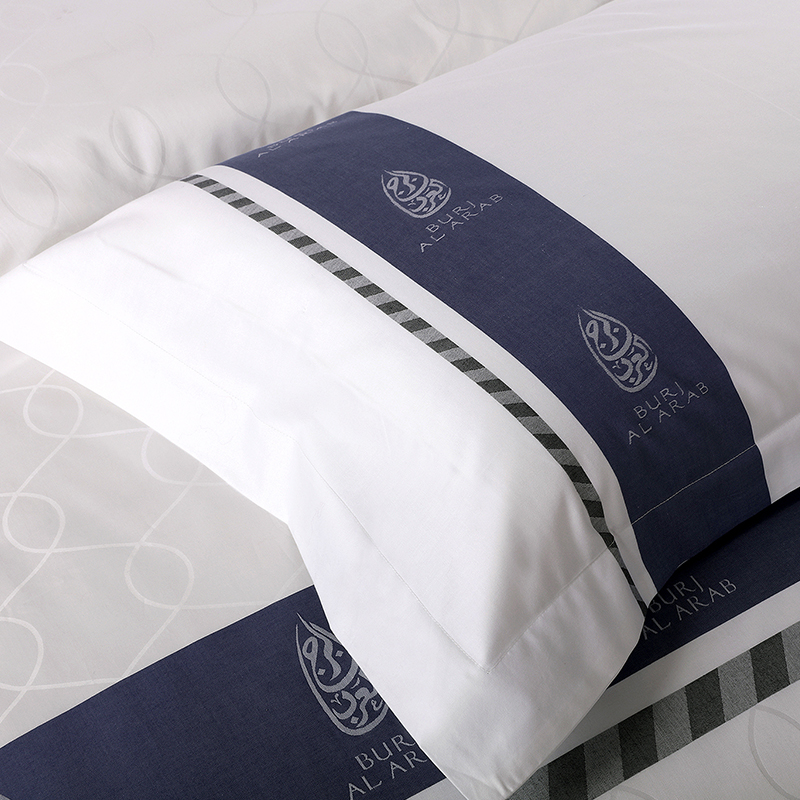 Garngefärbtes, individuelles Logo-Bettwäscheset aus 100 % Baumwolle Garngefärbtes, individuelles Logo-Bettwäscheset aus 100 % Baumwolle