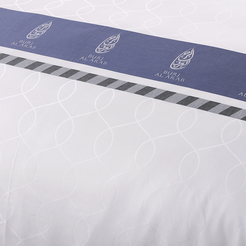 Garngefärbtes, individuelles Logo-Bettwäscheset aus 100 % Baumwolle Garngefärbtes, individuelles Logo-Bettwäscheset aus 100 % Baumwolle